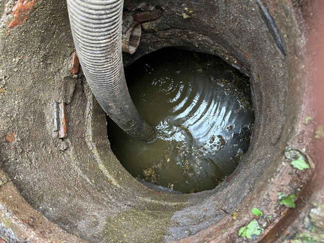 月湖化粪池清理的周期与注意事项